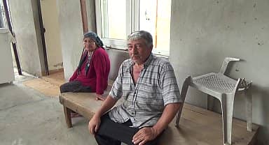 Osmaniyeli depremzede: "Devlet bana 2 bin lira para verirse, 6 bin 500 lira da TOKİ'ye aidat isterse ben 4 bin 500 lirasını nereden alayım?"