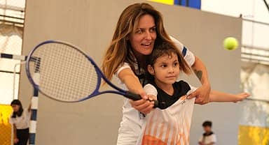 Seferihisar Belediyesi'nin yaz spor okullarına yoğun ilgi 