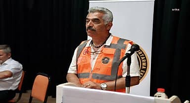 Seferihisar'da "Kaçınılmaz Gerçeğimiz Deprem" konferansı