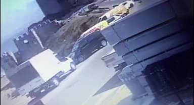 Sinop'ta park edildikten sonra el freni çekilmeyen araç sahil yoluna düştü 