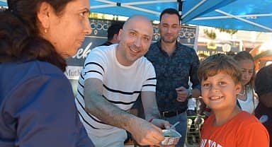 Söke Belediyesi'nden vatandaşlara aşure ikramı