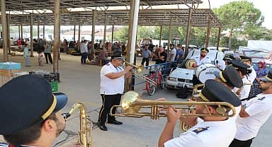 Söke Belediyesi'nin mobil hizmet aracı Sarıkemer'deydi 