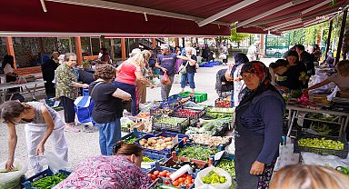 Tepebaşı Belediyesi'nin Kadın Üretici Ürün Satış Noktasına yoğun ilgi