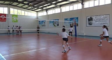 Tepebaşı gençlik ve spor kulübü kız voleybol takımı yeni sezona hazırlanıyor