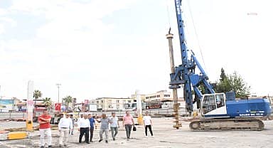 Torbalı Belediyesi'nin 'kent meydanı ve katlı otopark' projesinde altyapı çalışması başladı