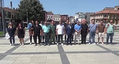 Trakya'da Veteriner Hekimler İş Bıraktı. Trakya Bölge Veteriner Hekimler Odası Başkanı Polat Türkoğlu: "Veteriner hekimler 'sağlıkta şiddet yasası' kapsamına alınmalıdır"