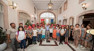 Tunç Soyer, Adıyamanlı depremzede çocuklarla bir araya geldi