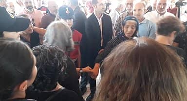 Tutuklu HDP eski Diyarbakır Büyükşehir Belediye Başkanı Kışanak, ablasının cenaze törenine katıldı