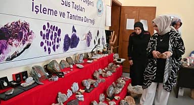 Yozgat'ın Aydıncık ilçesinde kadınlar, taşları işleyip aile ekonomisine katkı sağlıyor