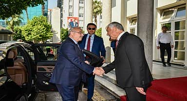 Adana Valisi Yavuz Selim Köşger, Belediye Başkanı Zeydan Karalar'ı ziyaret etti