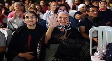 Ataşehir Belediyesi'nin gerçekleştirdiği 8. Kardeş Kültürlerin Festivali'nin altıncı gününde türkü gecesi düzenlendi