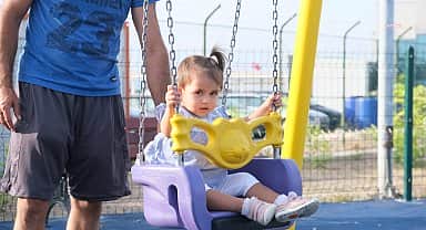 Ayvalık Belediyesi ilçedeki parkları yenilemeye devam ediyor