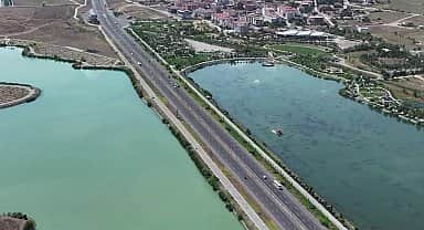 Başkentin baraj ve göletleri hasat makinesi ile temizleniyor