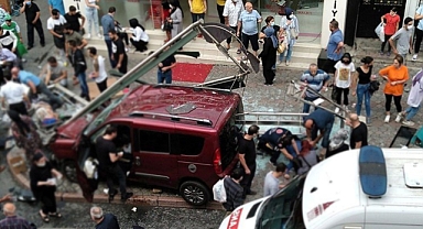 Beyoğlu'nda otobüs durağına aracıyla dalan şahsın cezası belli oldu