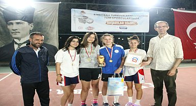Çerkezköy Belediyesi'nin düzenlediği Streetball Turnuvası'nda ödüller sahibini buldu