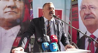 CHP İzmir İl Başkanı Aslanoğlu, il kongresi öncesinde il başkanlığı için adaylığını açıkladı: "Mücadeleyi büyütmek, umudu örgütlemek, kalplerinize inancı aşılamak için adayım"