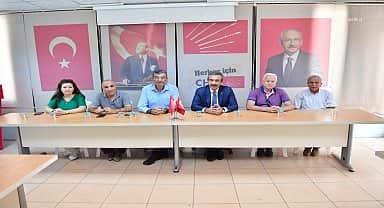 Çukurova Belediye Başkanı Çetin'den CHP İlçe Örgütü'ne ziyaret