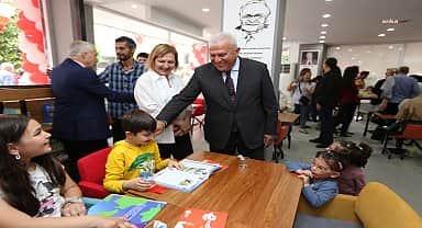 Efeler'de bilgiye ulaşmanın konforlu hali: "Kitap kafeler"