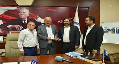 Esnaftan Kdz. Ereğli Belediye Başkanı Posbıyık'a teşekkür plaketi