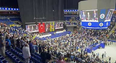 Fenerbahçe Tüzük Kongresi'nde, Şükrü Saraçoğlu Stadyumu'nun isminin Atatürk Stadyumu olarak değiştirilmesi konusunda yönetime yetki verildi
