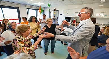 Gaziemir'de alzheimer hastaları bu merkezde hayata tutunuyor
