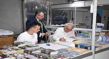 Gemlik kitap limanı, kitapseverleri edebiyatın önemli isimleriyle buluşturuyor
