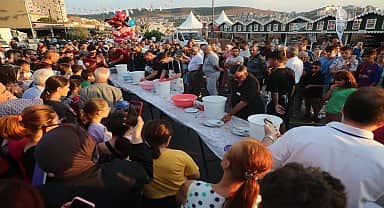 Gemlik Zeytin Festivali'nde Göksel rüzgârı