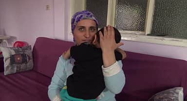 Hasta çocuğunu tedavi ettiremeyen anne: "Benim çocuğum parasızlıktan ölsün mü"