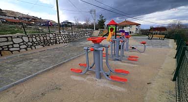 Honaz parklarına yeni spor aletleri