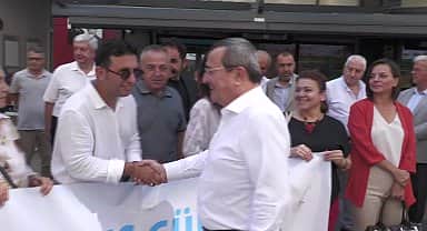 İzmir'de barış güvercinleri uçuruldu