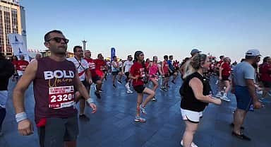 İzmir'in düşman işgalinden kurtuluşunun 101. yıl dönümünde 9 Eylül İzmir yarı maratonu yapıldı