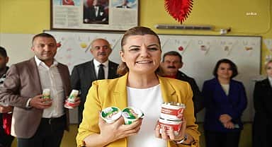 İzmit Belediye Başkanı Hürriyet: "Her öğrenciye ücretsiz yemek vermek için her okul ve veliye ulaşmaya çalışıyoruz"