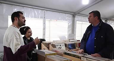 Kadıköy'de plaklar Barış Manço anısına dönecek