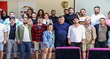Karşıyaka Belediye Başkanı Tugay, gençlerle buluştu