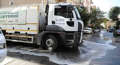 Kartal Belediyesi'nin yoğun temizlik mesaisi devam ediyor