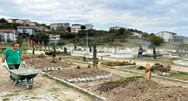Kdz. Ereğli Belediyesi ekipleri, mezarlıklarda bakım ve temizlik çalışmalarını sürdürüyor