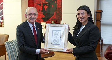 Kılıçdaroğlu, KKTC Meclis Başkan Yardımcısı Fazilet Özdenefe ile bir araya geldi