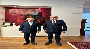 Konyaaltı Belediye Başkanı Esen, CHP Genel Başkanı Kılıçdaroğlu'nu ziyaret etti