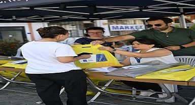 Kuşadası Belediyesi öğrencilerin yanında