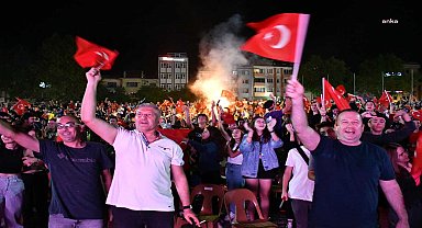 Lüleburgazlılar Filenin Sultanları'nı meydanda izledi