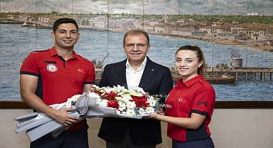 Mersin Büyükşehir Belediye Başkanı Seçer, itfaiye haftası dolayısıyla itfaiye personeli ile bir araya geldi