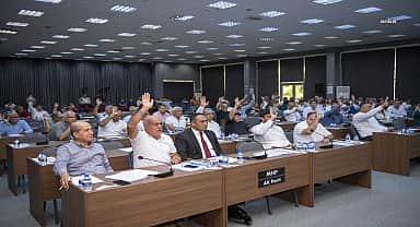 Mersin Büyükşehir Belediye Meclisi'nin Eylül ayı olağan toplantısında üniversite öğrencilerine verilen öğrenim yardımı artırıldı