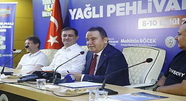 Muhittin Böcek'ten 671. tarihi Elmalı Güreşleri'ne davet 