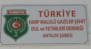 Muratpaşa Belediyesi Başkanı Uysal, Gaziler Günü'nü kutladı
