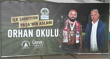 Muratpaşa Belediyesi'nden ilk şampiyona coşkulu kutlama