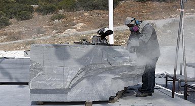 Neopolis'te mermer bloklar şekillenmeye başladı