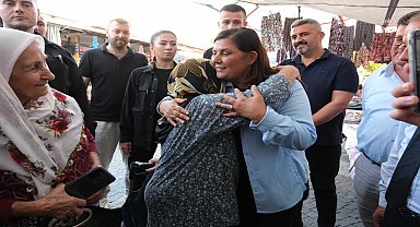Özlem Çerçioğlu, İncirliova Pazarı'nda vatandaşlarla buluştu