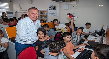 Seyhan Belediyesi'nden üniversiteyi kazanan öğrencilere destek