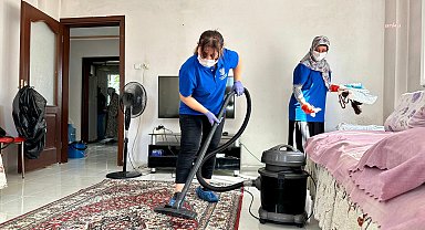 Seyhan Belediyesi, yaşlı, engelli ve hastalara evde temizlik hizmeti veriyor