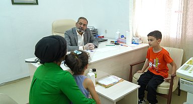 Tarsus Belediye Başkanı Bozdoğan, vatandaşların sağlık sorunlarını dinlemeye devam ediyor